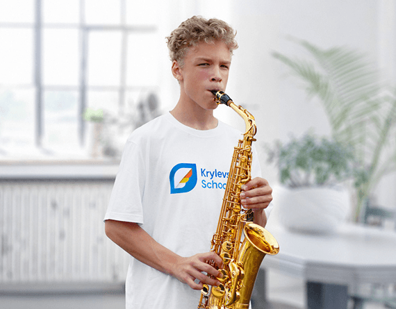 Online saxophone course for beginners Sax Base. First Melodies